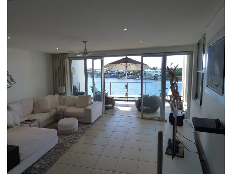 13/7 Grand Parade, Kawana Island QLD 4575