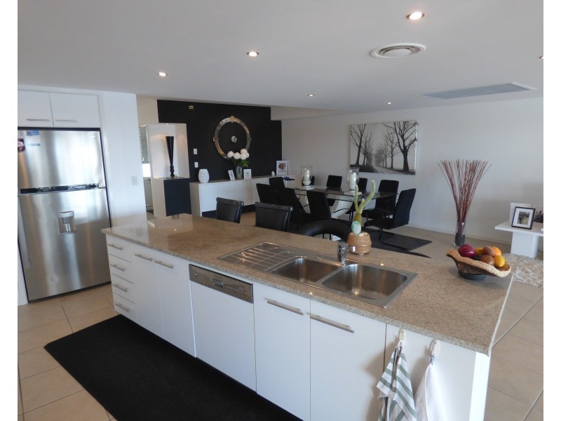 13/7 Grand Parade, Kawana Island QLD 4575