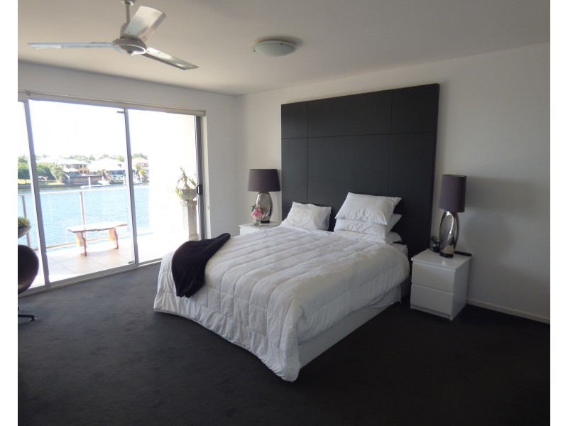 13/7 Grand Parade, Kawana Island QLD 4575