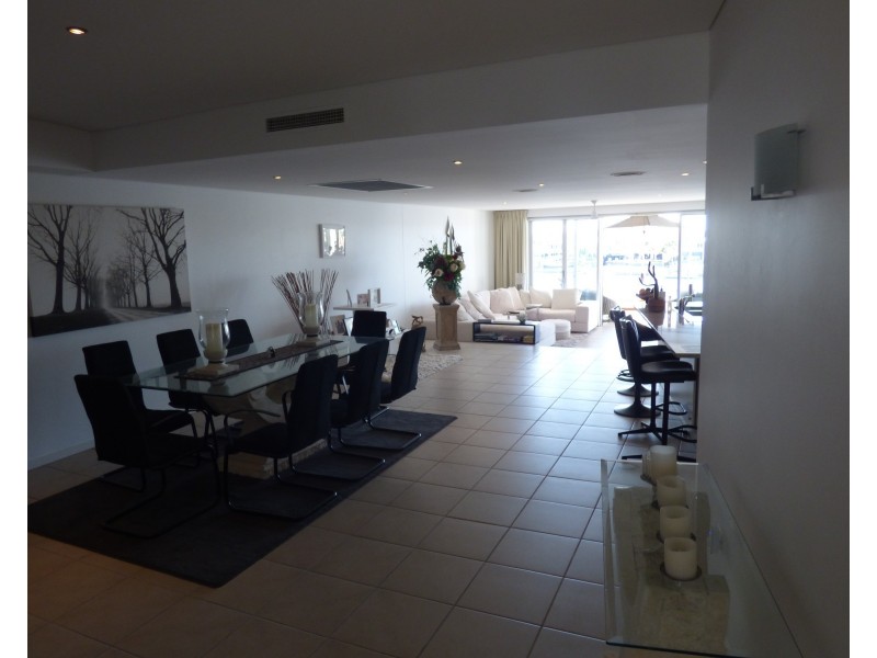 13/7 Grand Parade, Kawana Island QLD 4575