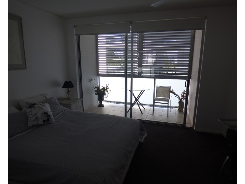 13/7 Grand Parade, Kawana Island QLD 4575