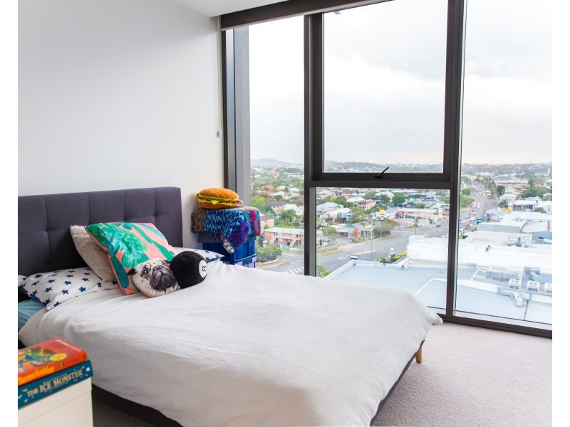 31101/300 Old Cleveland rd, Coorparoo QLD 4151