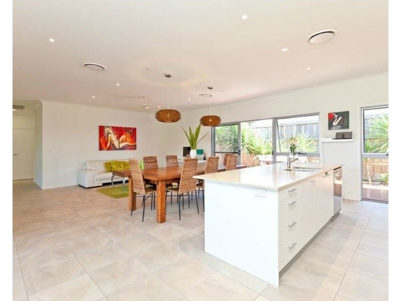 11 Franklin Street, Wakerley QLD 4154