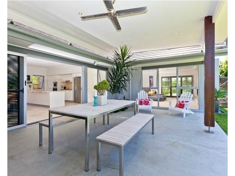 11 Franklin Street, Wakerley QLD 4154