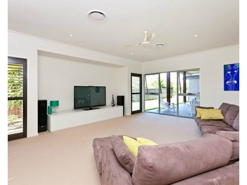 11 Franklin Street, Wakerley QLD 4154