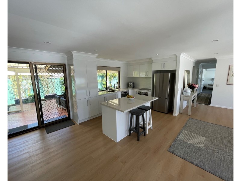 20 Canterbury Chase, Ashmore QLD 4214