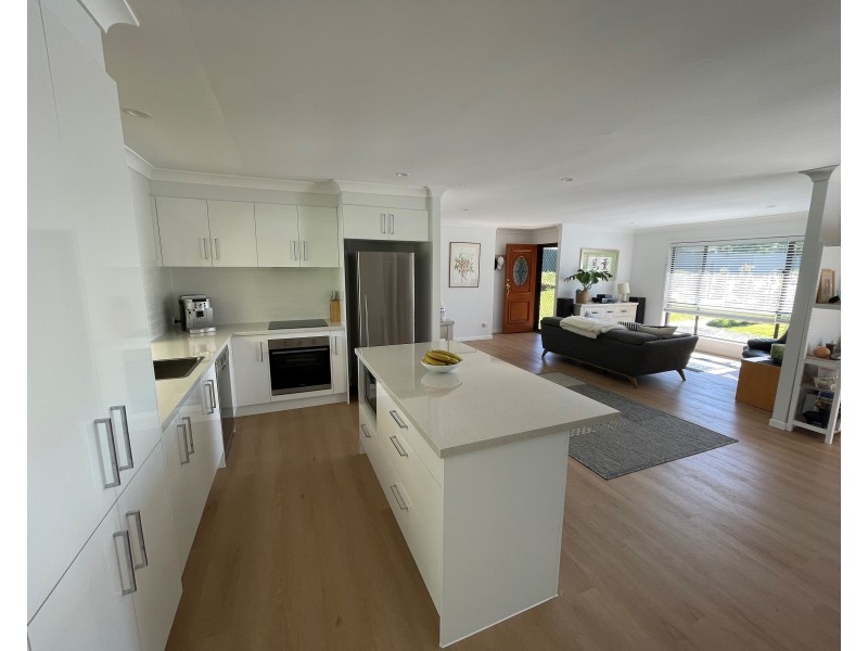 20 Canterbury Chase, Ashmore QLD 4214