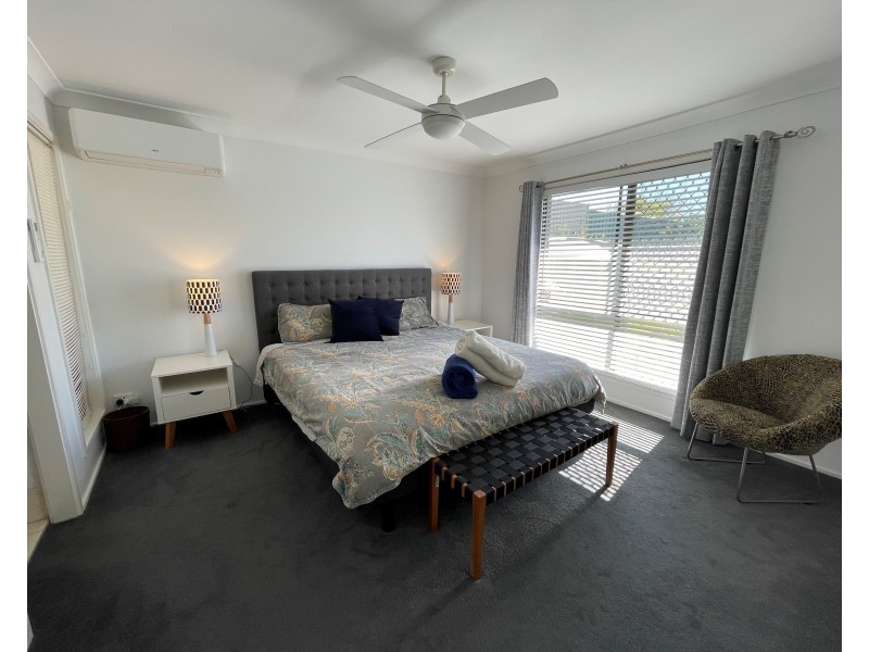 20 Canterbury Chase, Ashmore QLD 4214