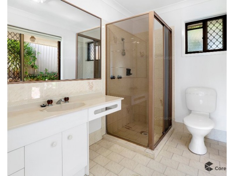 20 Canterbury Chase, Ashmore QLD 4214