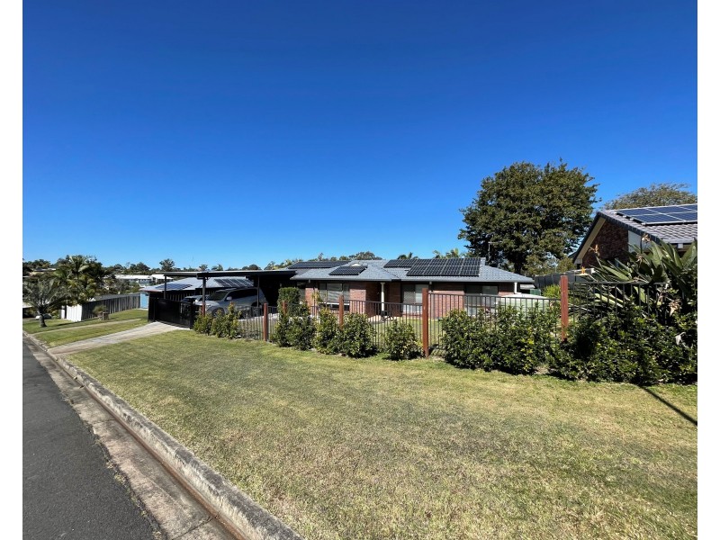 20 Canterbury Chase, Ashmore QLD 4214