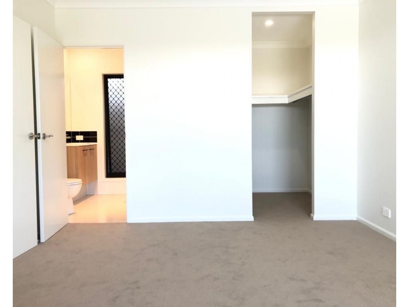 12 Elegans Street, Pallara QLD 4110