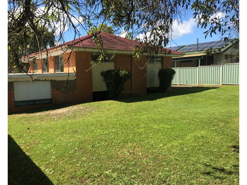4 Nanda Street, Woodridge QLD 4114