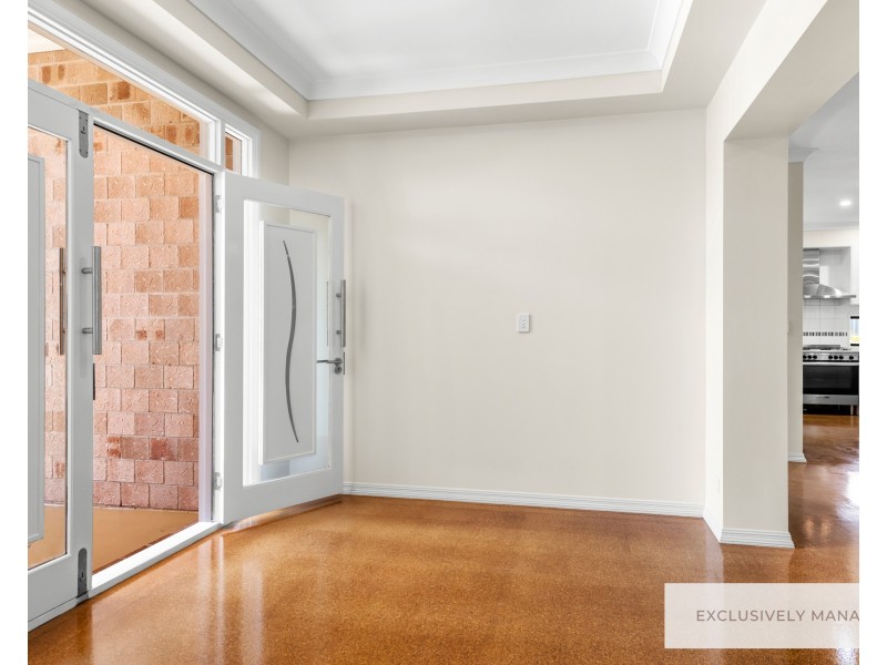 142 Buranda Road, Clear Mountain QLD 4500