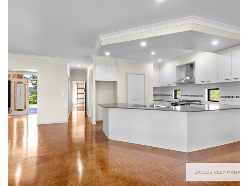 142 Buranda Road, Clear Mountain QLD 4500