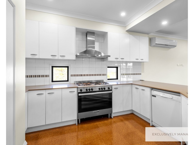 142 Buranda Road, Clear Mountain QLD 4500