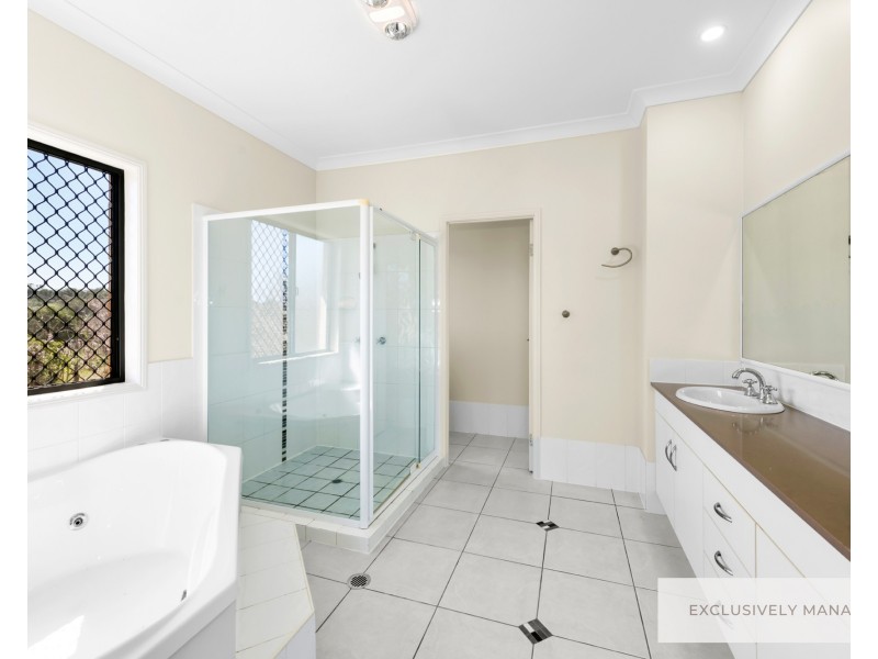 142 Buranda Road, Clear Mountain QLD 4500