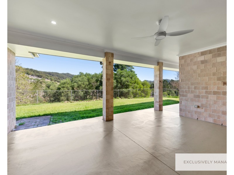 142 Buranda Road, Clear Mountain QLD 4500