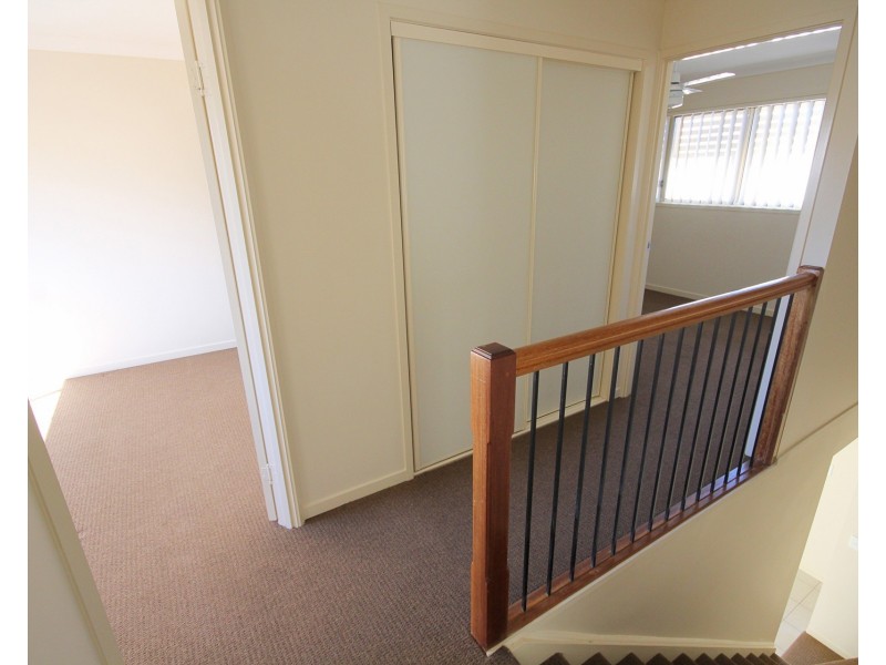 03/06 Canton Court, Manly West QLD 4179
