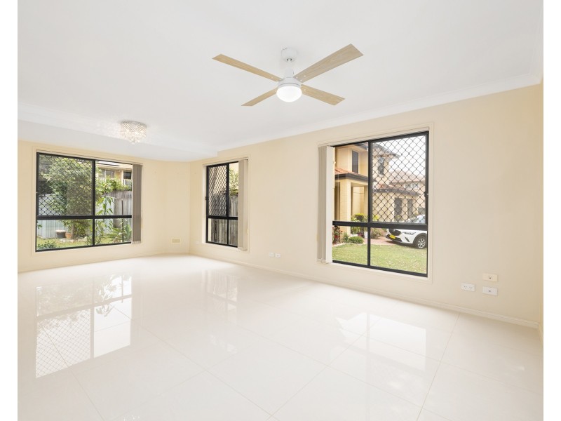 8 Diamond Place, Runcorn QLD 4113