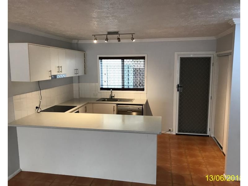 2/79 BAYVIEW STREET, Runaway Bay QLD 4216