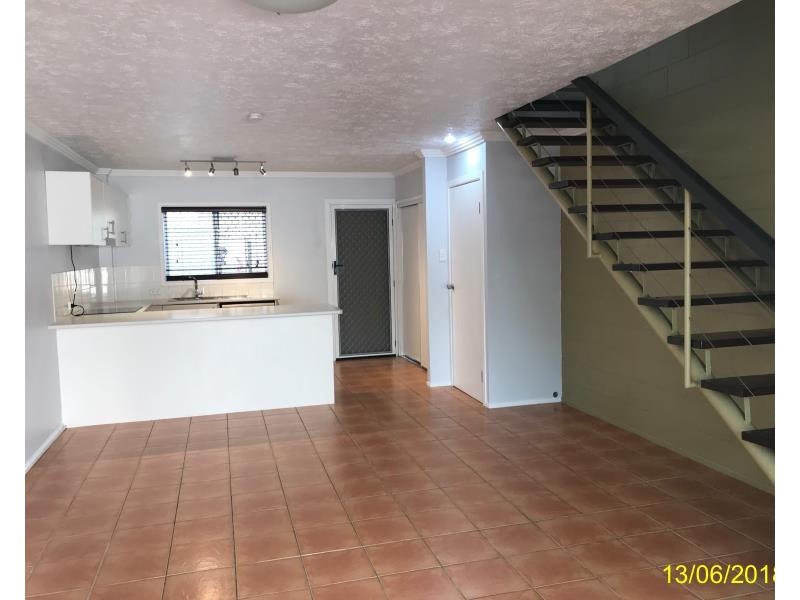 2/79 BAYVIEW STREET, Runaway Bay QLD 4216