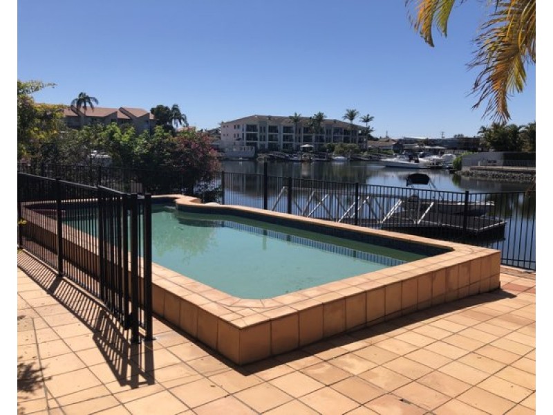 2/79 BAYVIEW STREET, Runaway Bay QLD 4216