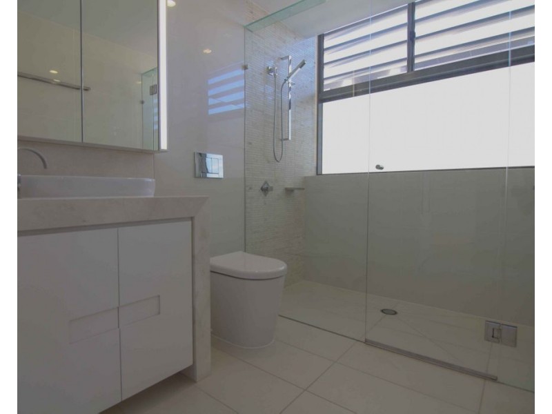 3302/4 Marina Promenade, Paradise Point QLD 4216