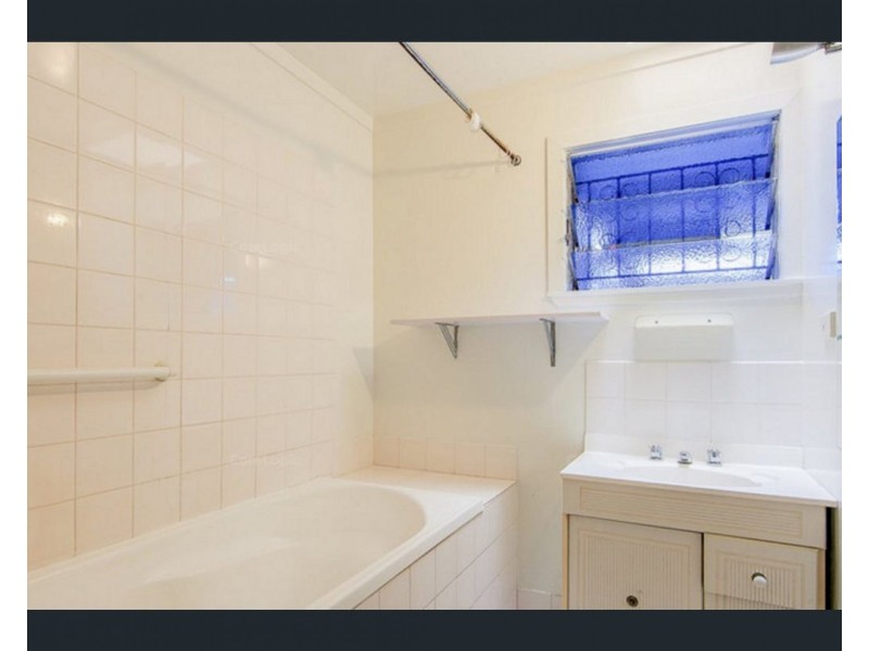 8 Flinders Street, Logan Central QLD 4114
