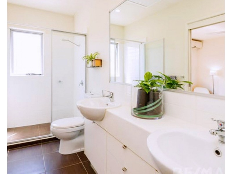 11 Emily Way, Varsity Lakes QLD 4227