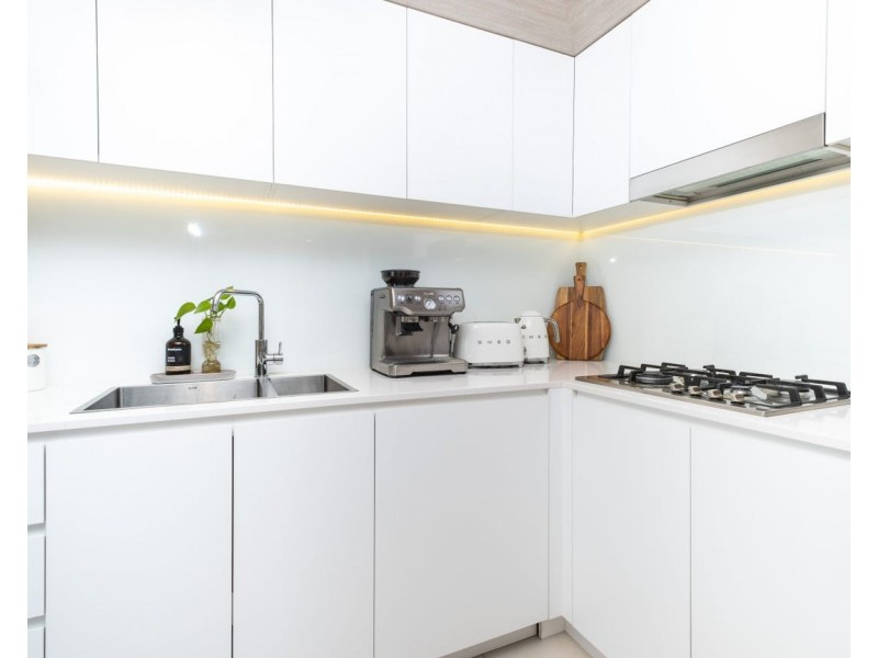 2073/123 Cavendish Road, Coorparoo QLD 4151