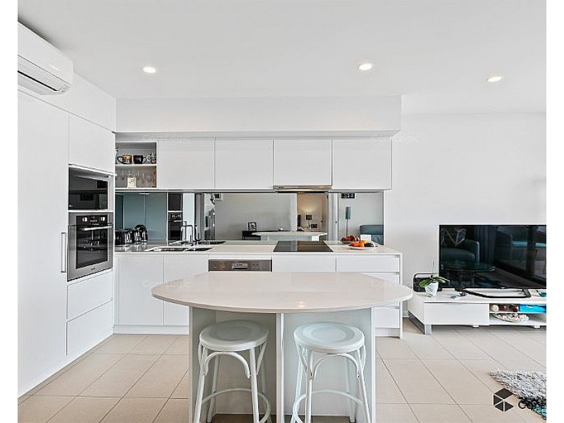 11104/300 Old Cleveland Road, Coorparoo QLD 4151