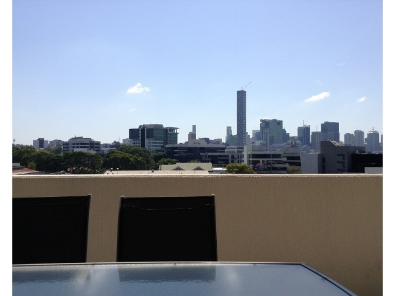 16/15 Walsh Street, Milton QLD 4064