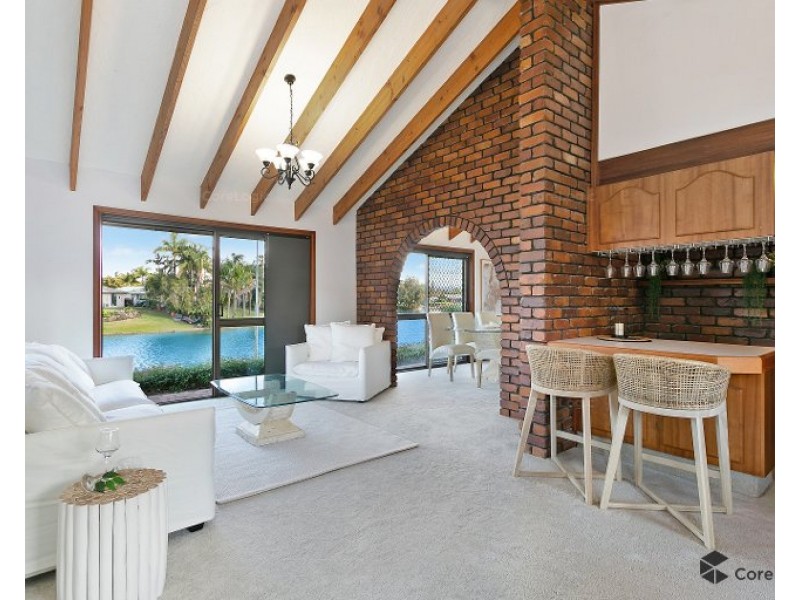 64 Wild Duck Dr, Mermaid Waters QLD 4218