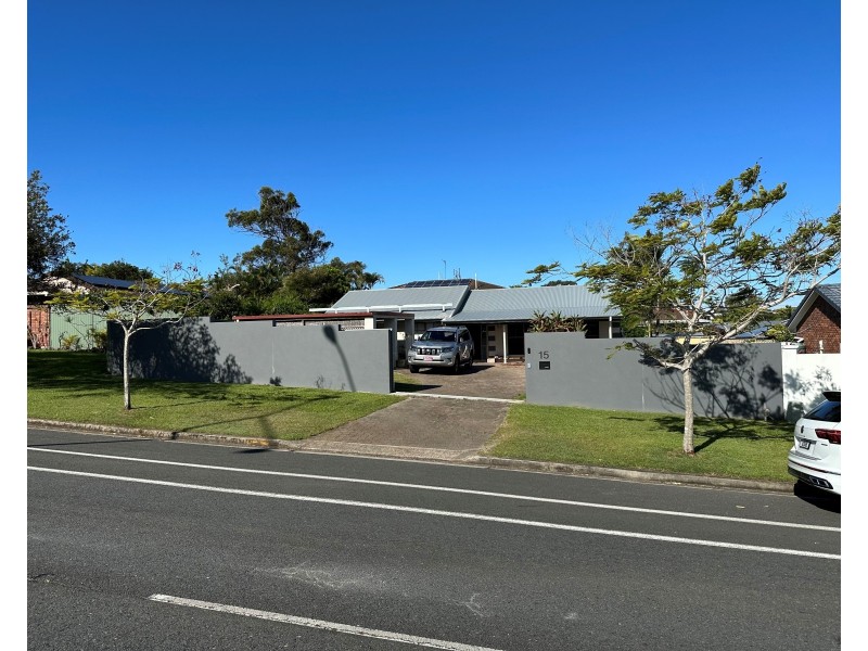 15 Wardoo Street, Southport QLD 4215