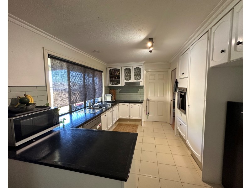 15 Wardoo Street, Southport QLD 4215