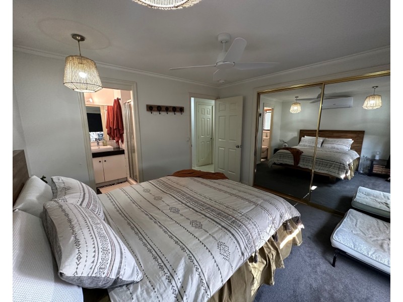 15 Wardoo Street, Southport QLD 4215