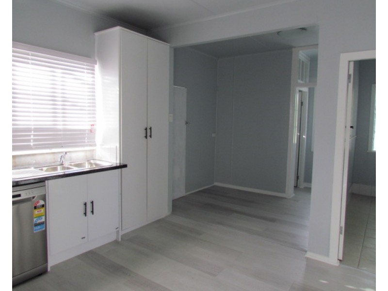 18 Spring Street, East Ipswich QLD 4305
