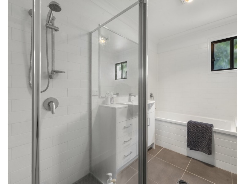 1/121 Bunya Road, Everton Hills QLD 4053