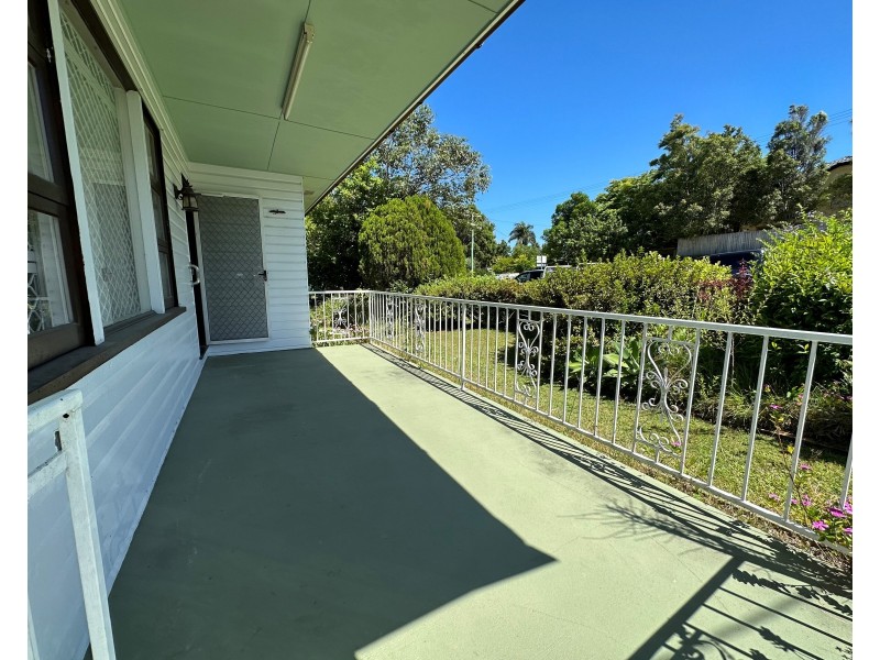 98 Eugaree Street, Southport QLD 4215