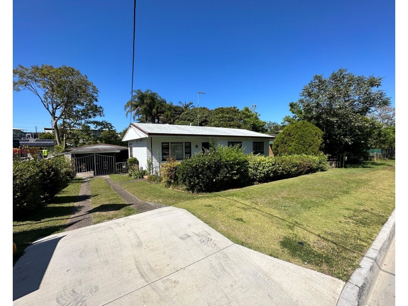 98 Eugaree Street, Southport QLD 4215