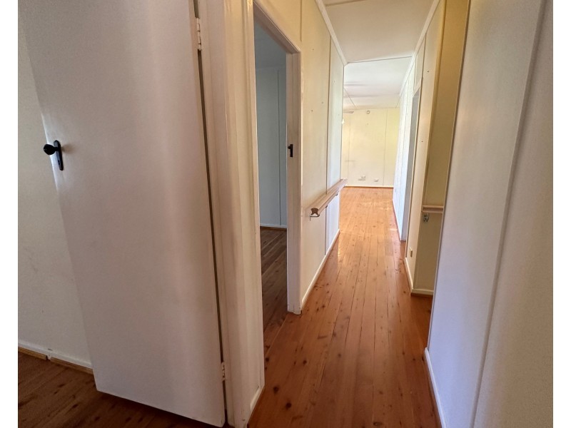 98 Eugaree Street, Southport QLD 4215