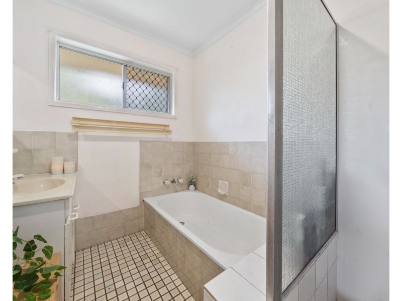 5 Kelly Street, Eagleby QLD 4207