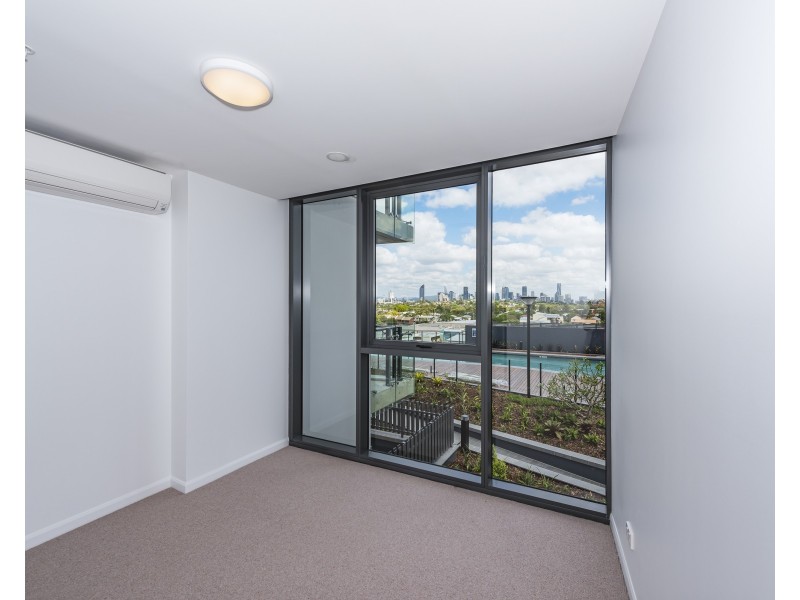 30604/300 Old Cleveland Road, Coorparoo QLD 4151