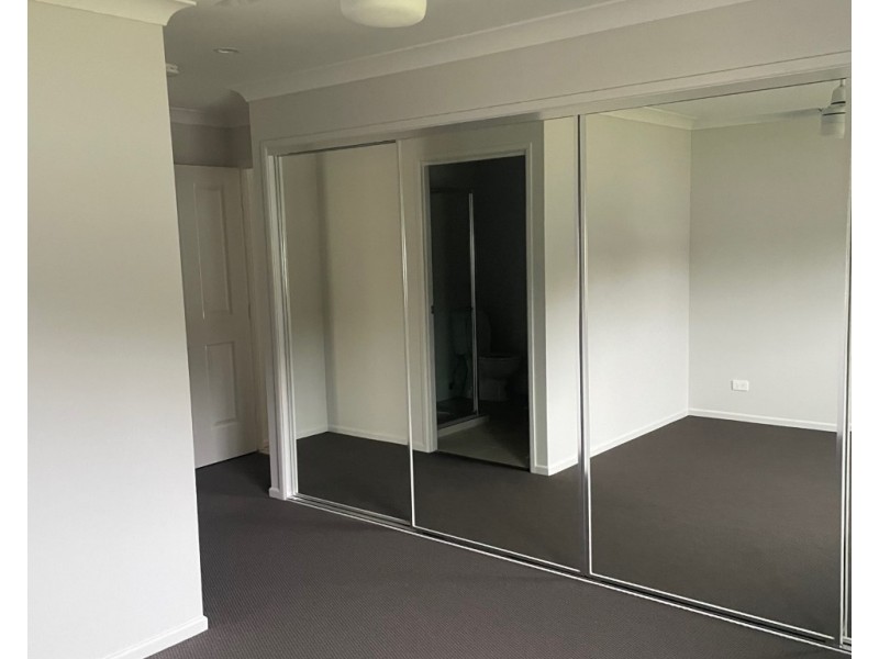 2/12 Montrose Ave, Bethania QLD 4205