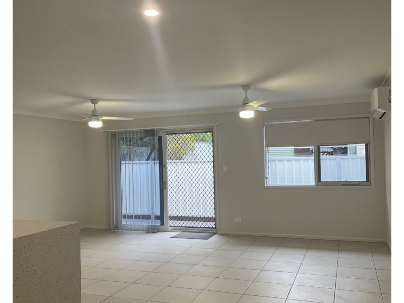 2/12 Montrose Ave, Bethania QLD 4205