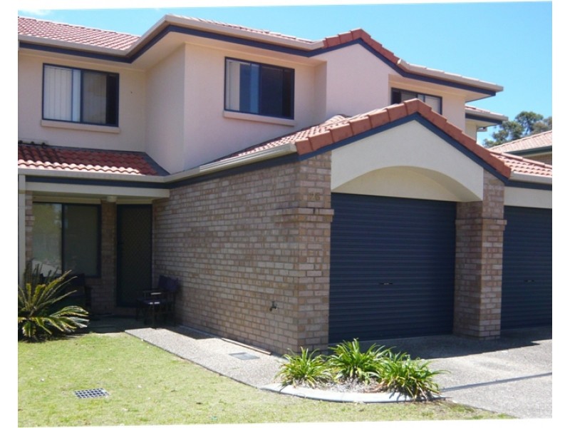 25 / 2 Bos Drive, Coomera QLD 4209