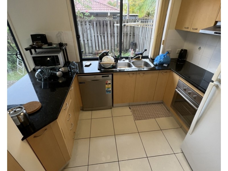 25 / 2 Bos Drive, Coomera QLD 4209