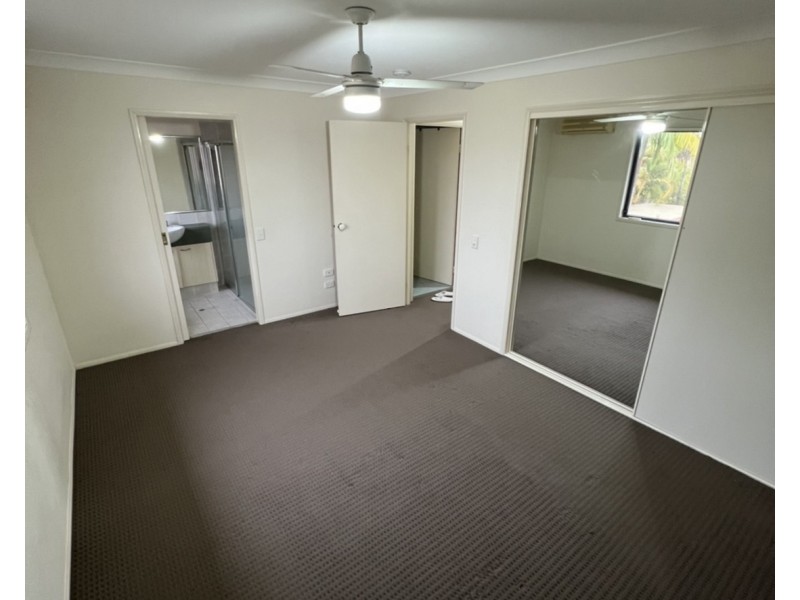 25 / 2 Bos Drive, Coomera QLD 4209