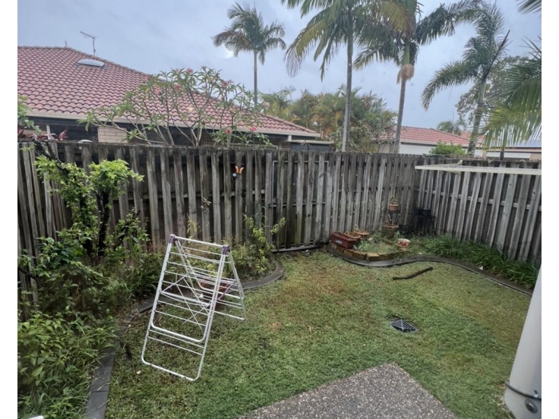 25 / 2 Bos Drive, Coomera QLD 4209