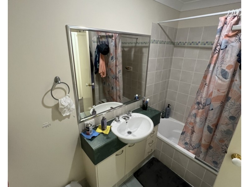 25 / 2 Bos Drive, Coomera QLD 4209